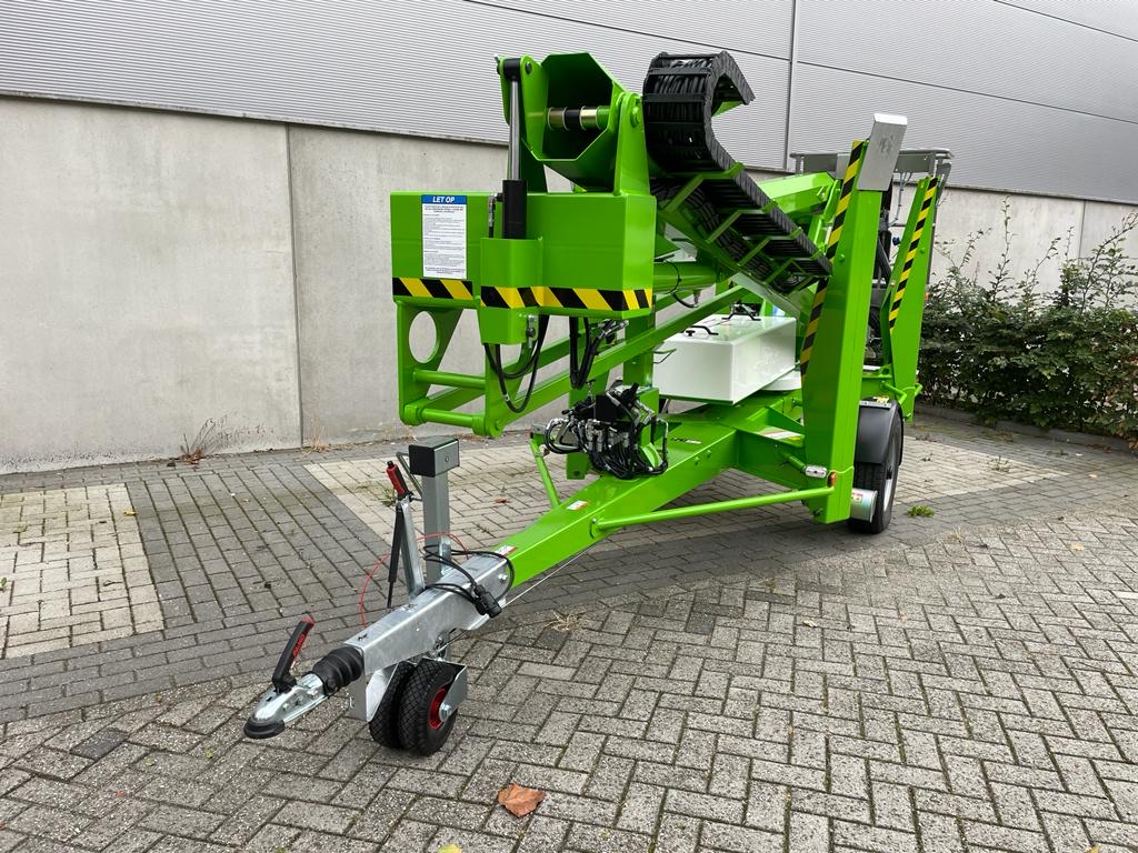 3F42ACBA C78B 400F 94A7 86AC40174A94